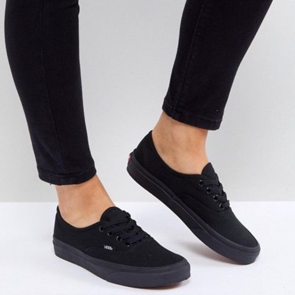 vans lace up black
